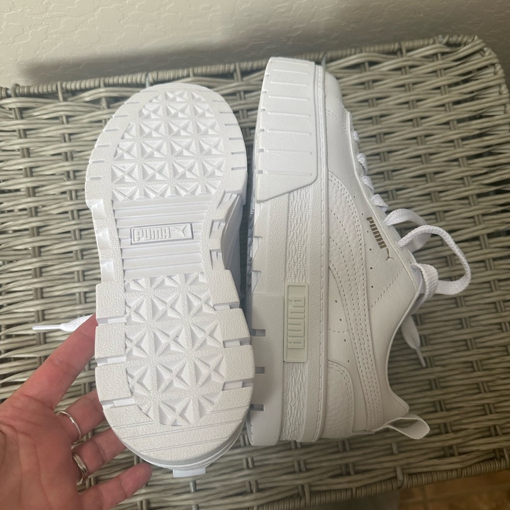 PUMA Daisy Maze white  sneakers brand new